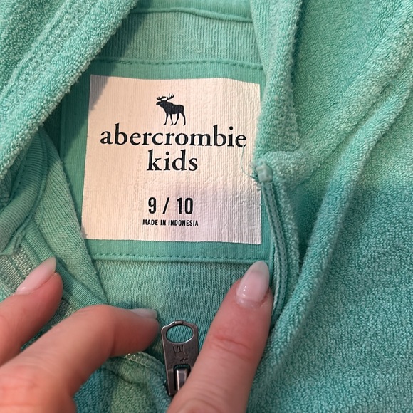 Abercrombie Kids fleece hoodie and shorts set. Size 9/10 - Picture 7 of 9